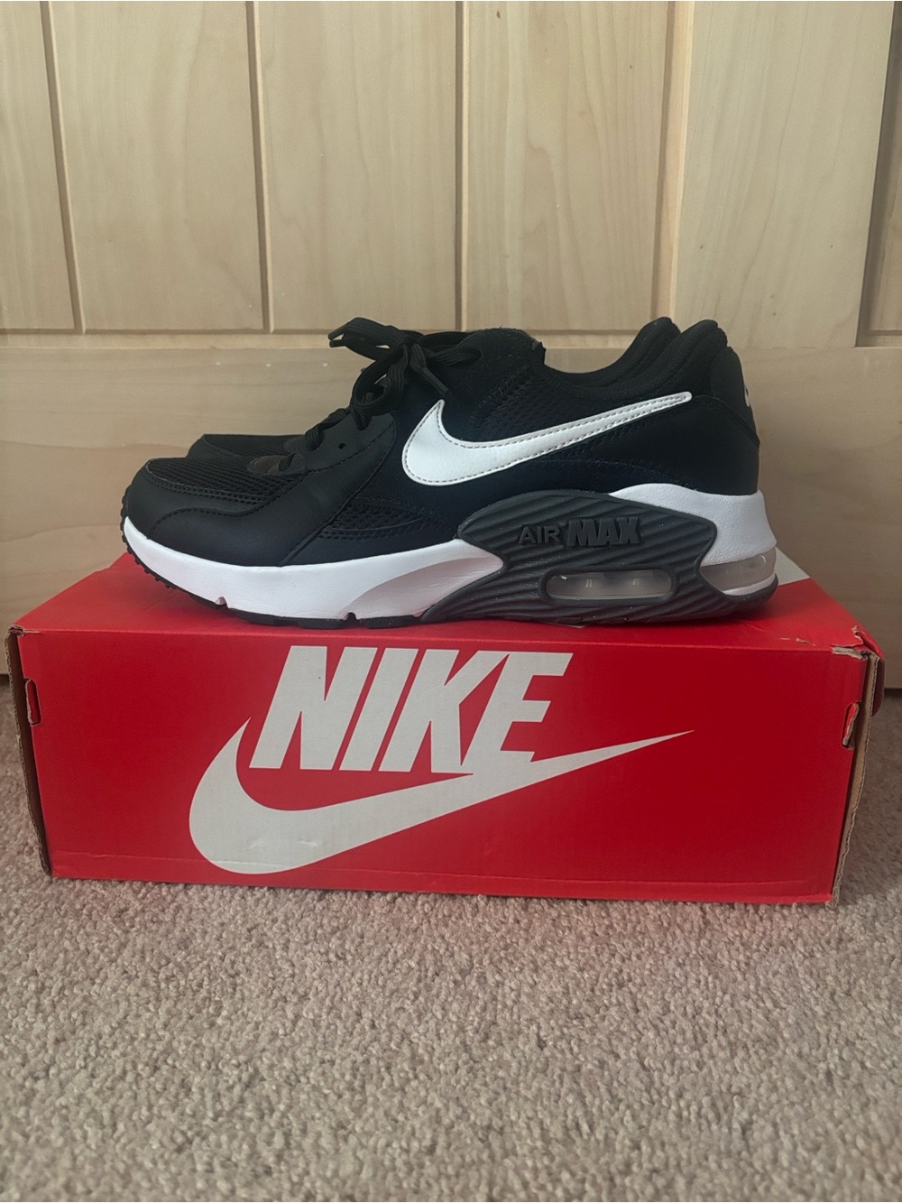 Women’s Nike Black and White Air Max Sneakers 8.5